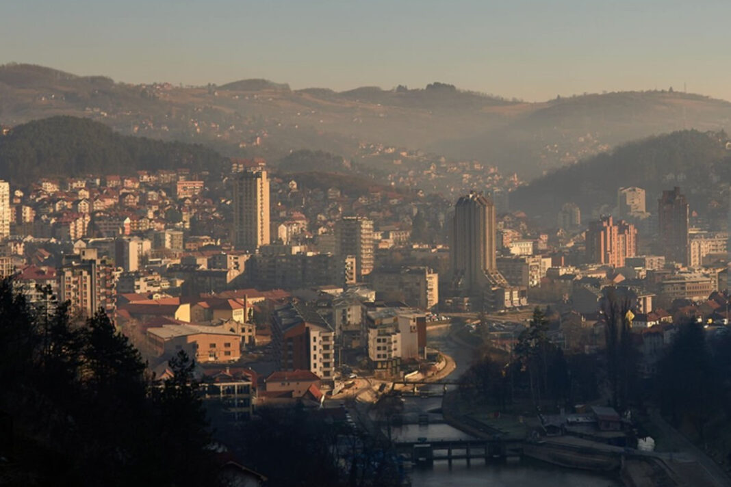 Panorama grada Užica iz daljine kao ilustracija teksta o posledicama požara na deponiji Duboko